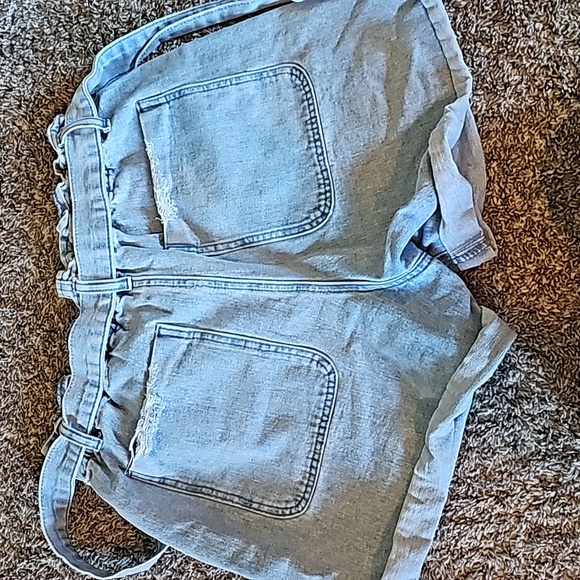 STUNNING PAPERBAG HIGHRISE DISTRESSED TIE UP JEAN SHORTS - Picture 5 of 8